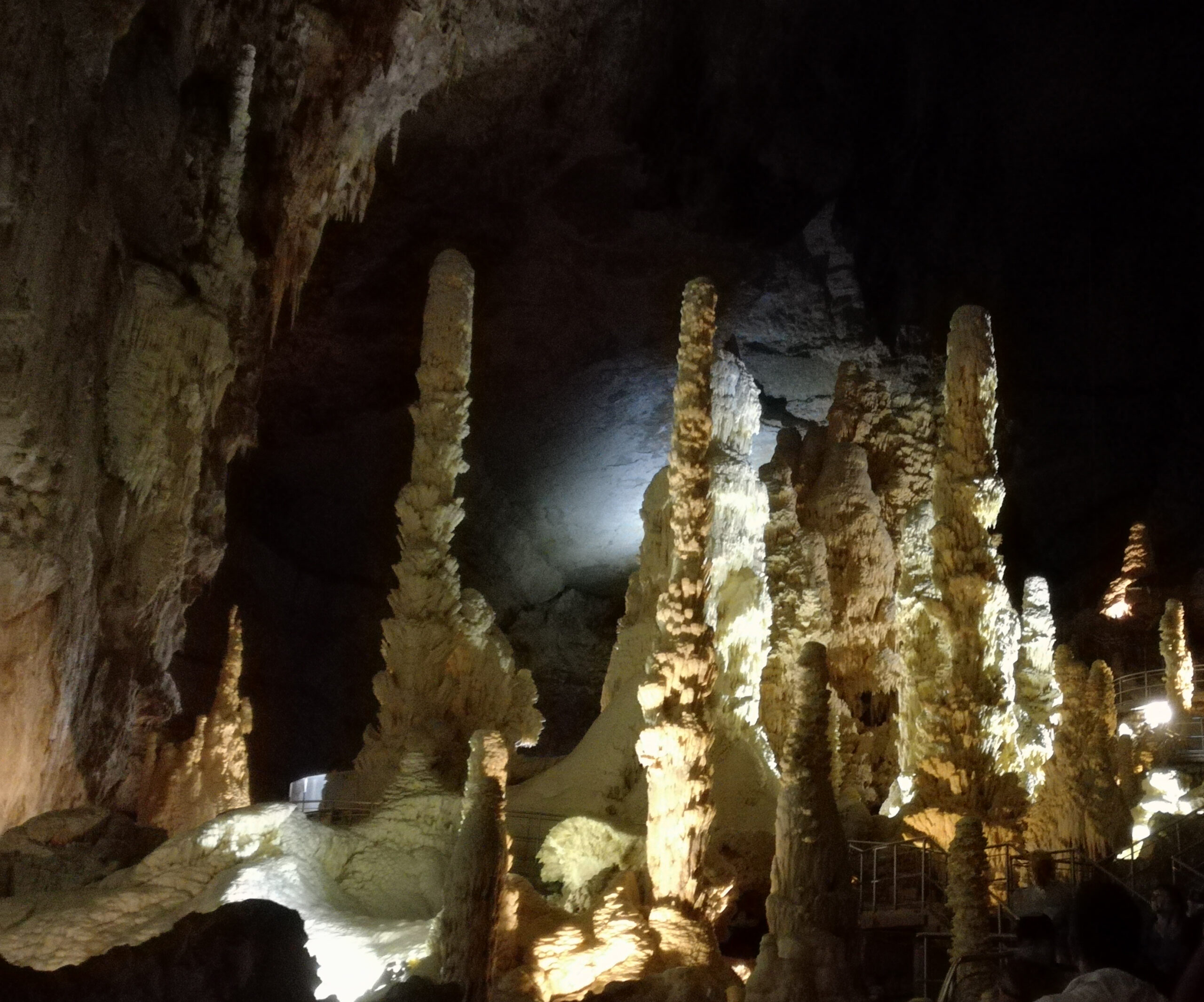 grotte-frasassi-ancona-marche-europa-abisso-vento-candeline-cavità