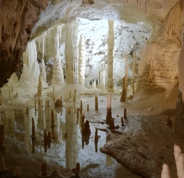 grotte-frasassi-genga-sala-candeline-ancona-marche-europa