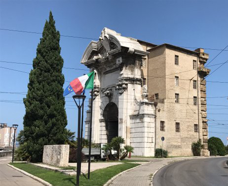 porta-pia-ancona-lungomare-lazzaretto-porto